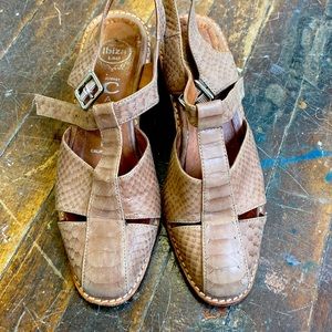 Jeffrey Campbell tan crocodile leather shoes size 37